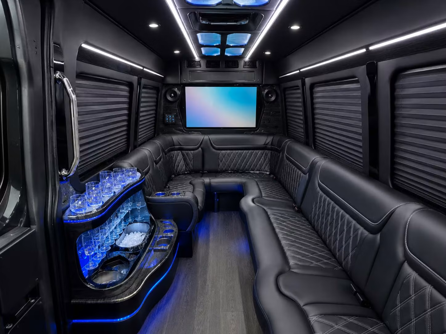 choosing the right bus size for your mckinney field trip has never been easier