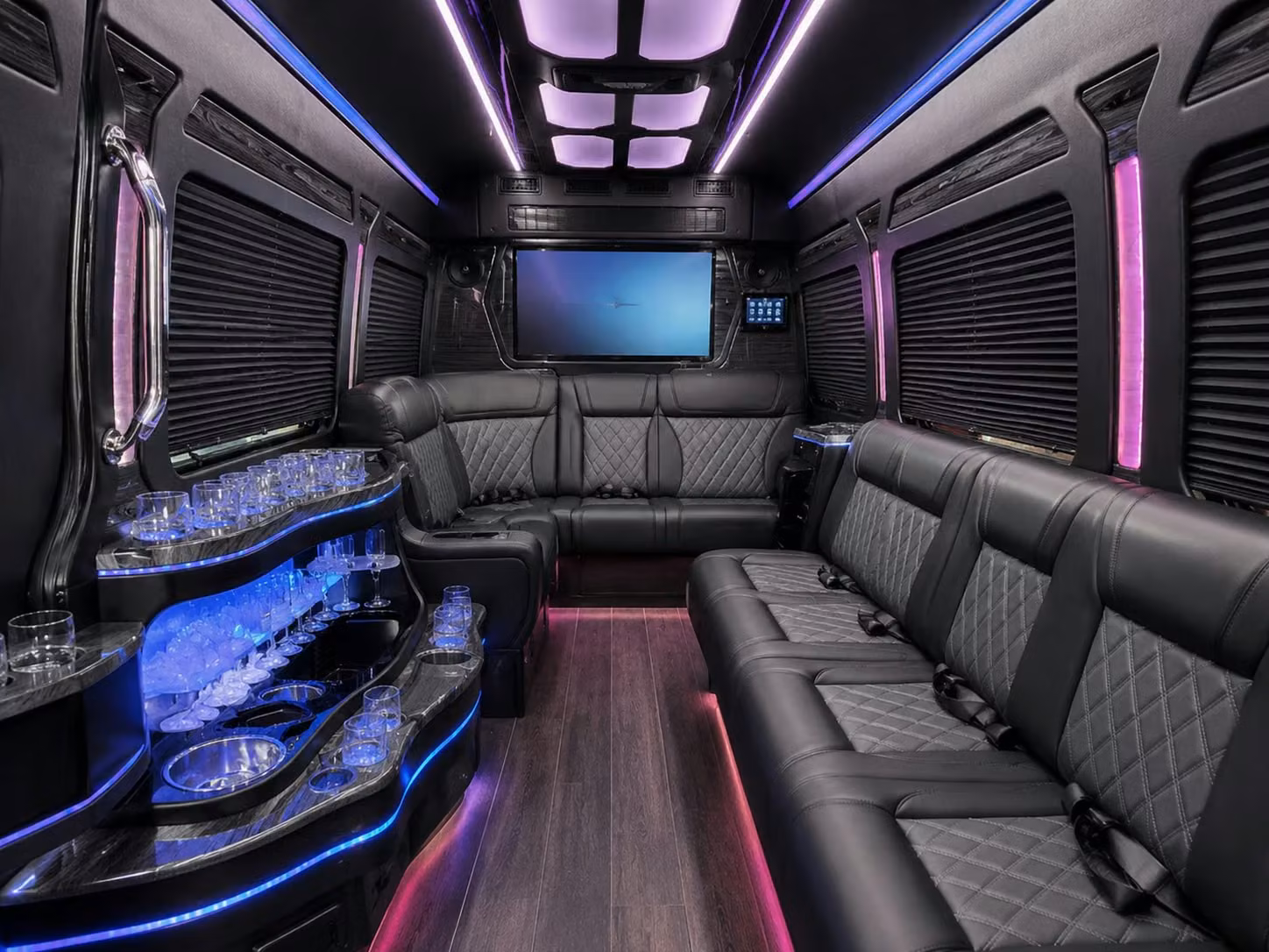 rehearsal dinner transportation in mckinney that keeps everyone on schedule